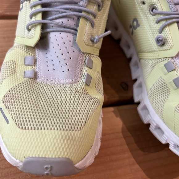 ON CLOUD 5 Running Shoes Hay Frost Women Sneakers 8 - Picture 13 of 16